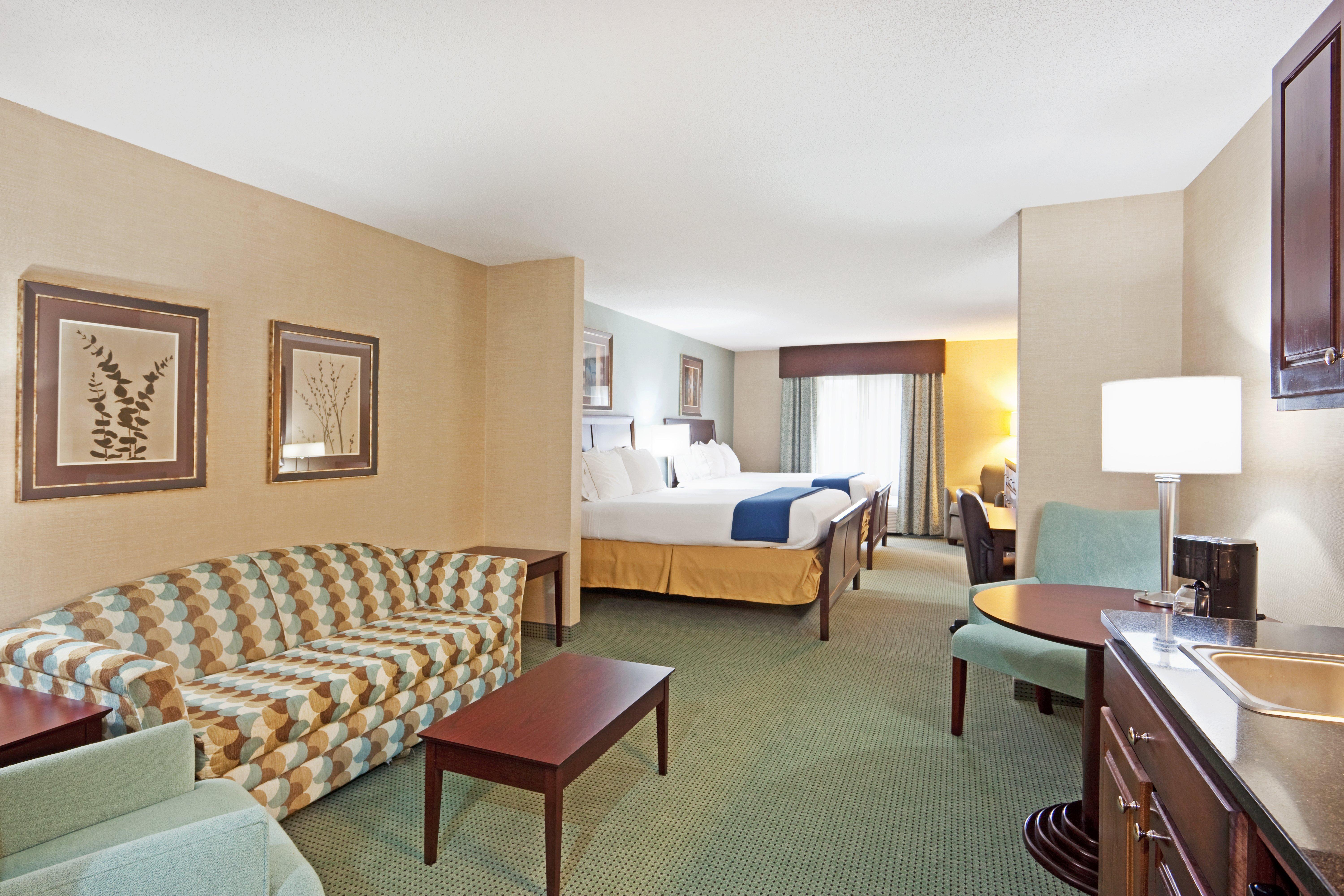 Holiday Inn Express And Suites Meriden By Ihg Екстериор снимка
