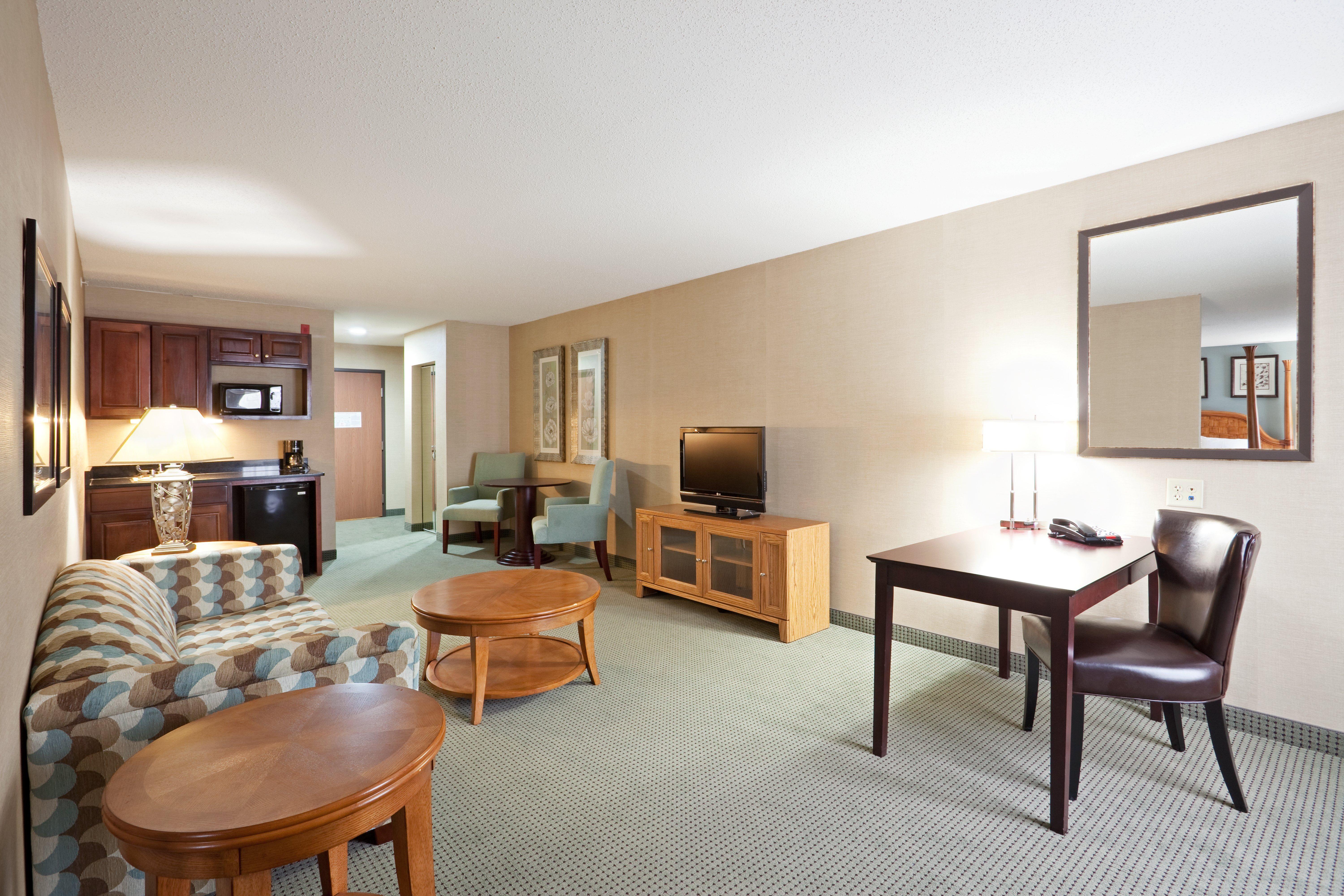 Holiday Inn Express And Suites Meriden By Ihg Екстериор снимка
