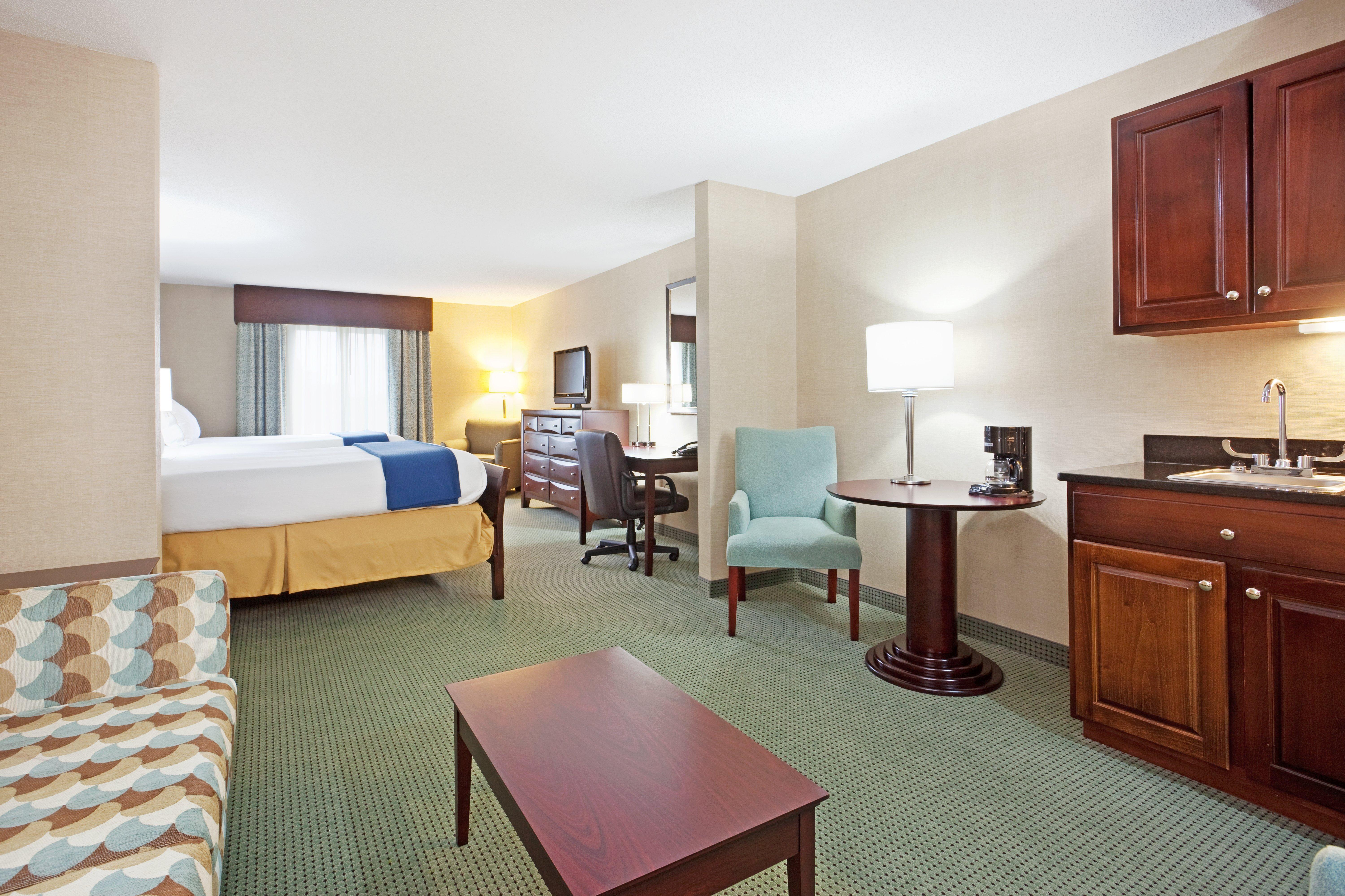 Holiday Inn Express And Suites Meriden By Ihg Екстериор снимка