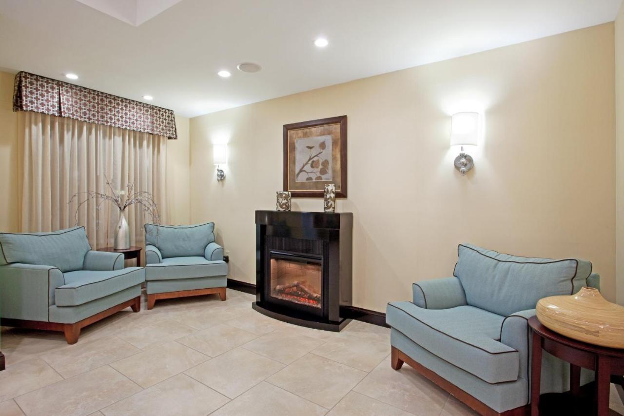 Holiday Inn Express And Suites Meriden By Ihg Екстериор снимка