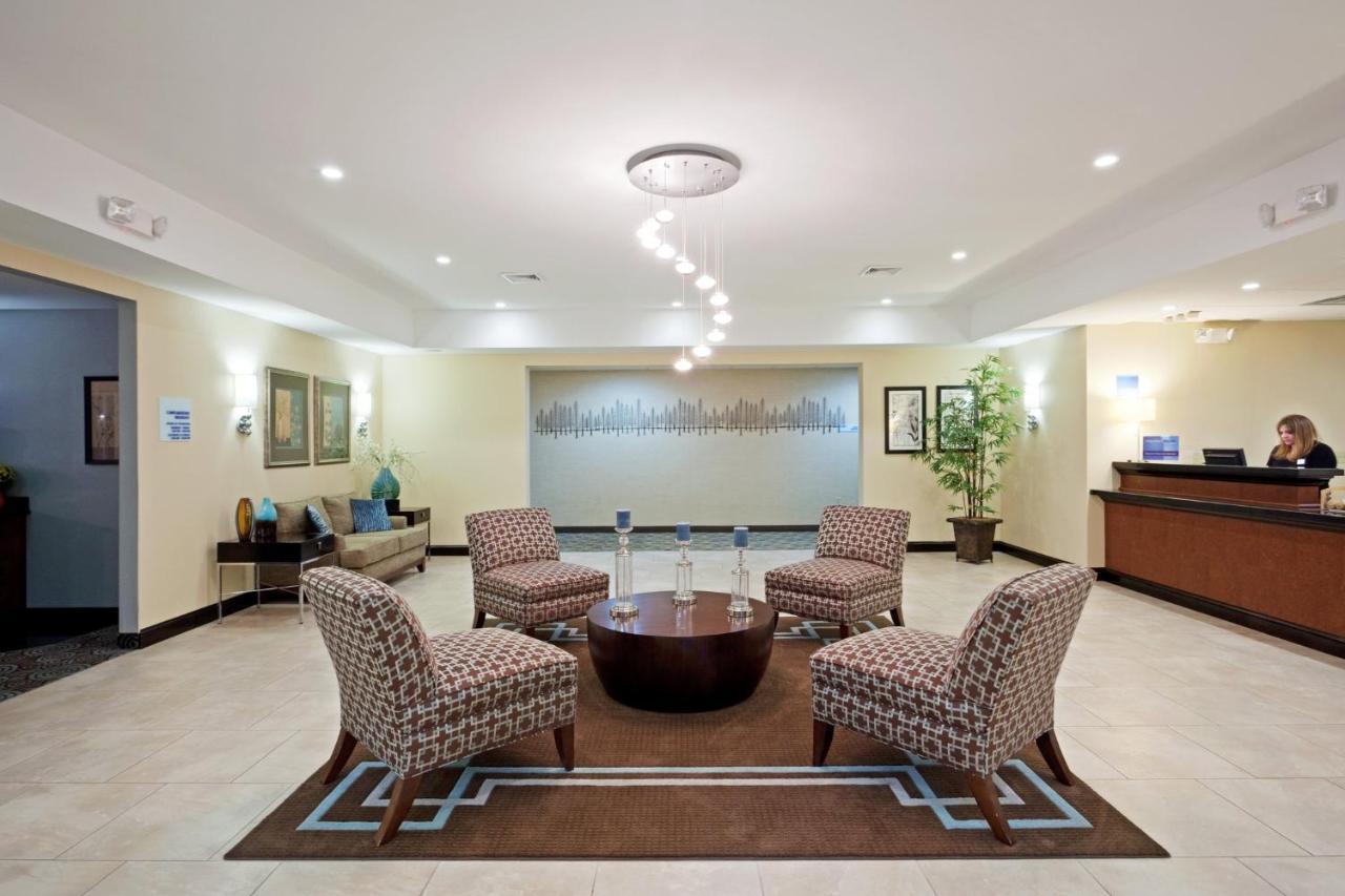 Holiday Inn Express And Suites Meriden By Ihg Екстериор снимка