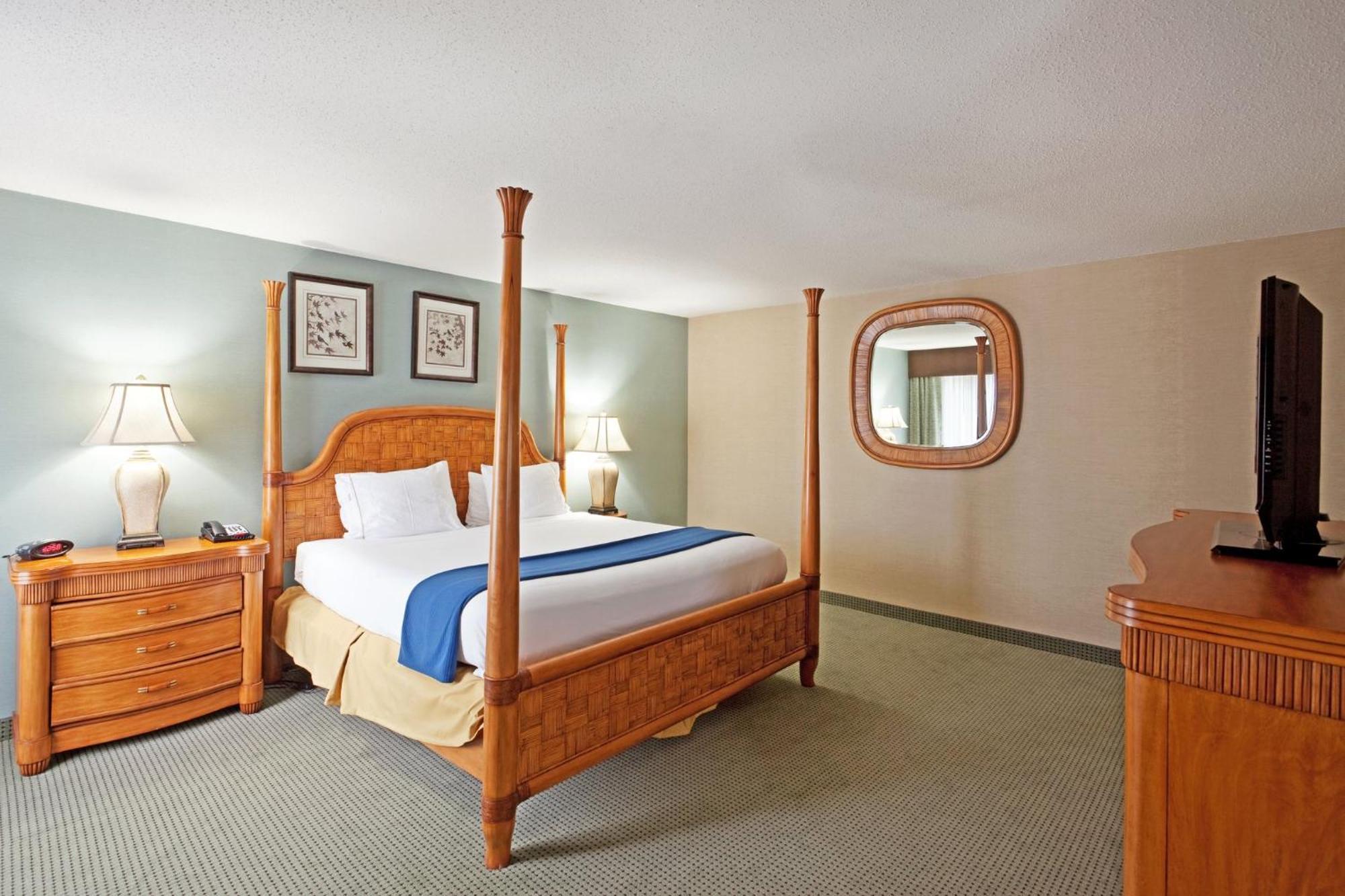 Holiday Inn Express And Suites Meriden By Ihg Екстериор снимка