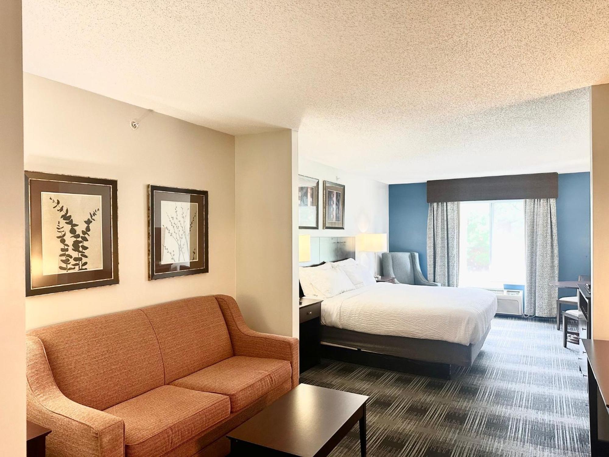 Holiday Inn Express And Suites Meriden By Ihg Екстериор снимка