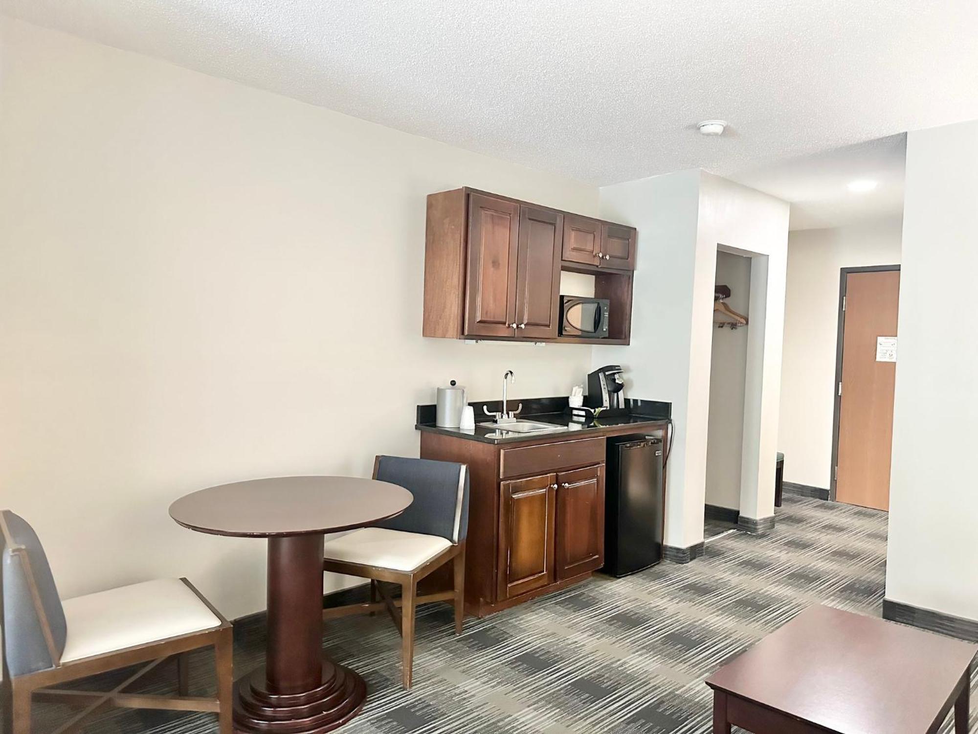 Holiday Inn Express And Suites Meriden By Ihg Екстериор снимка