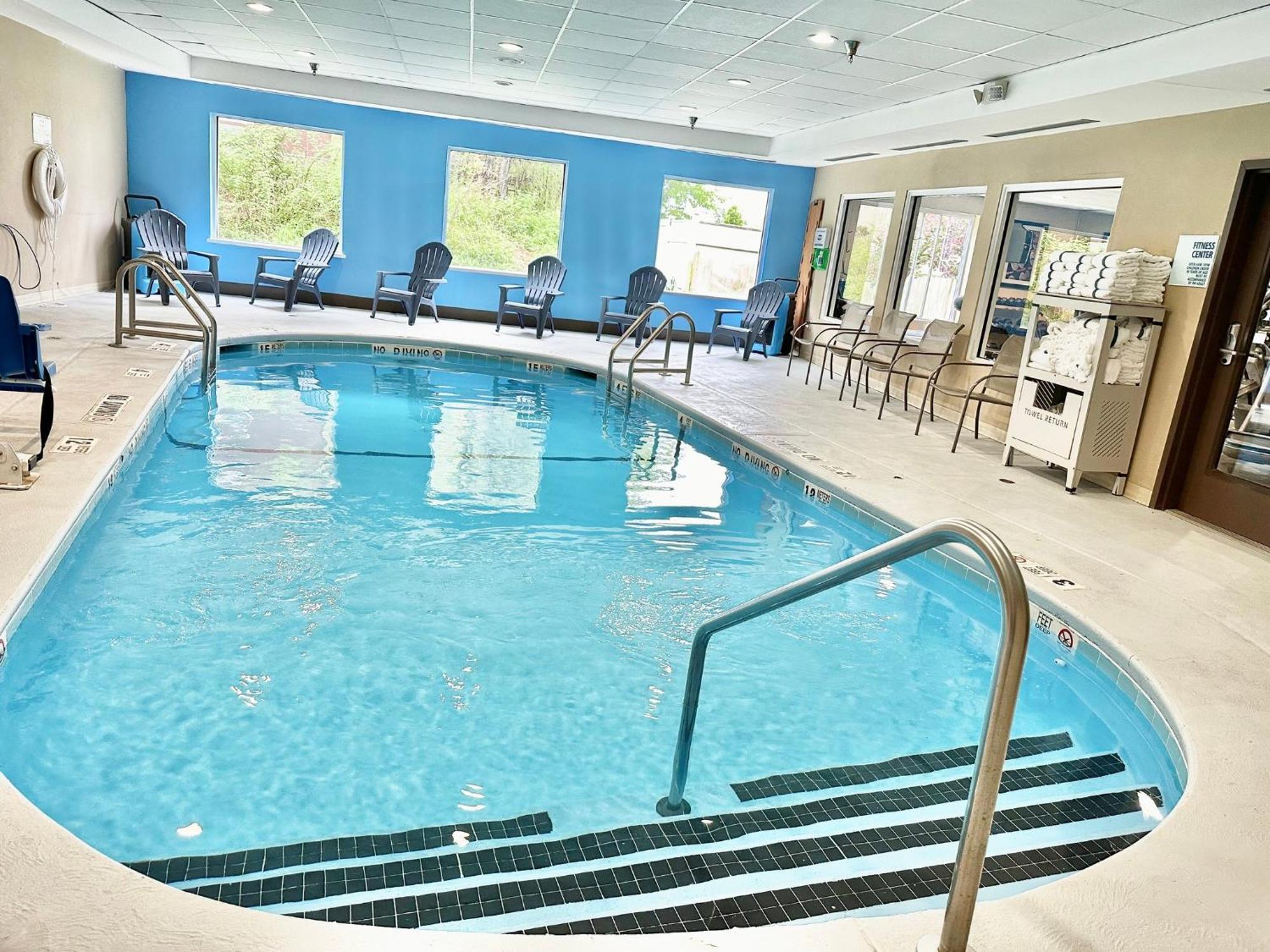 Holiday Inn Express And Suites Meriden By Ihg Екстериор снимка