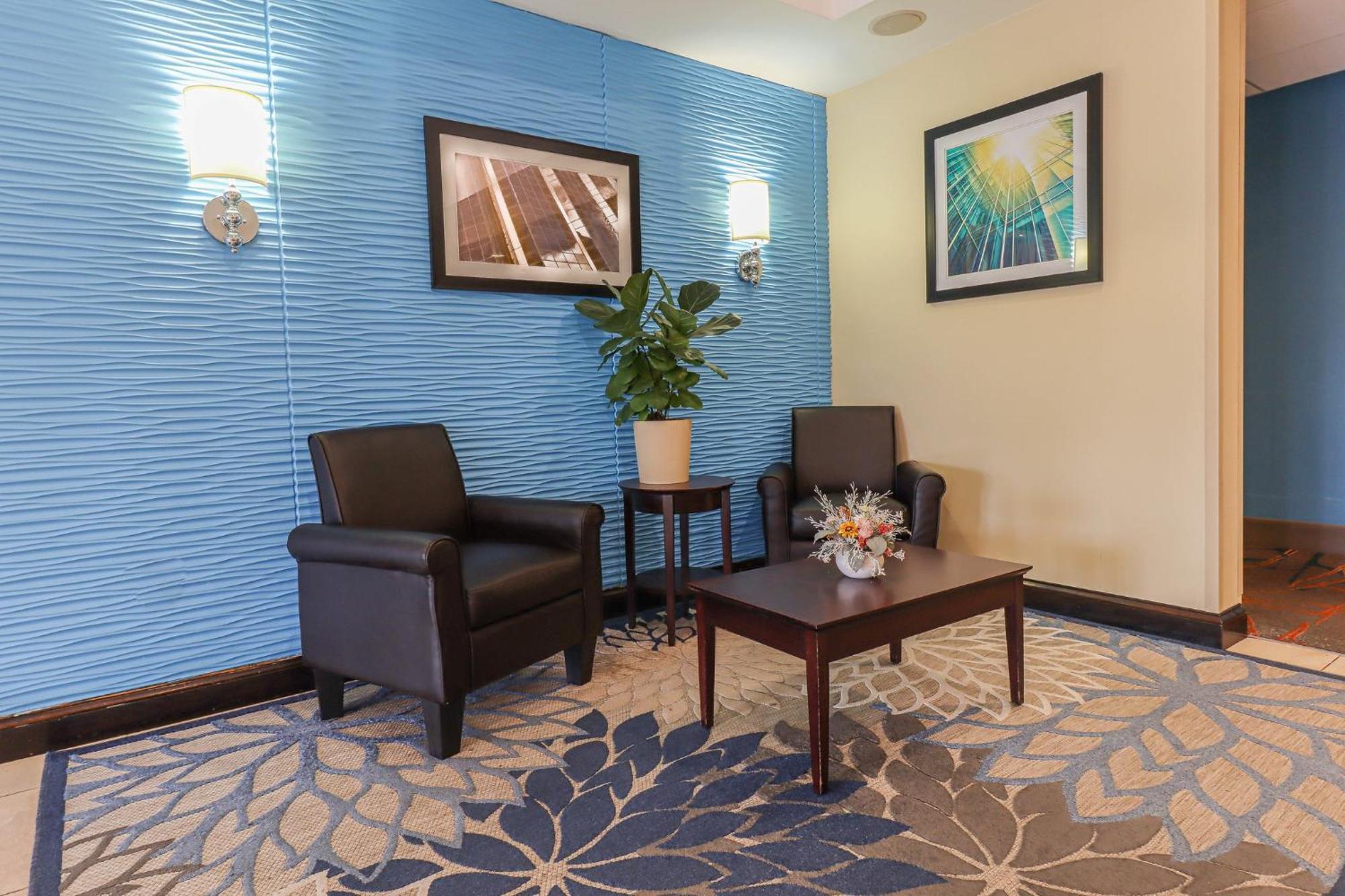 Holiday Inn Express And Suites Meriden By Ihg Екстериор снимка
