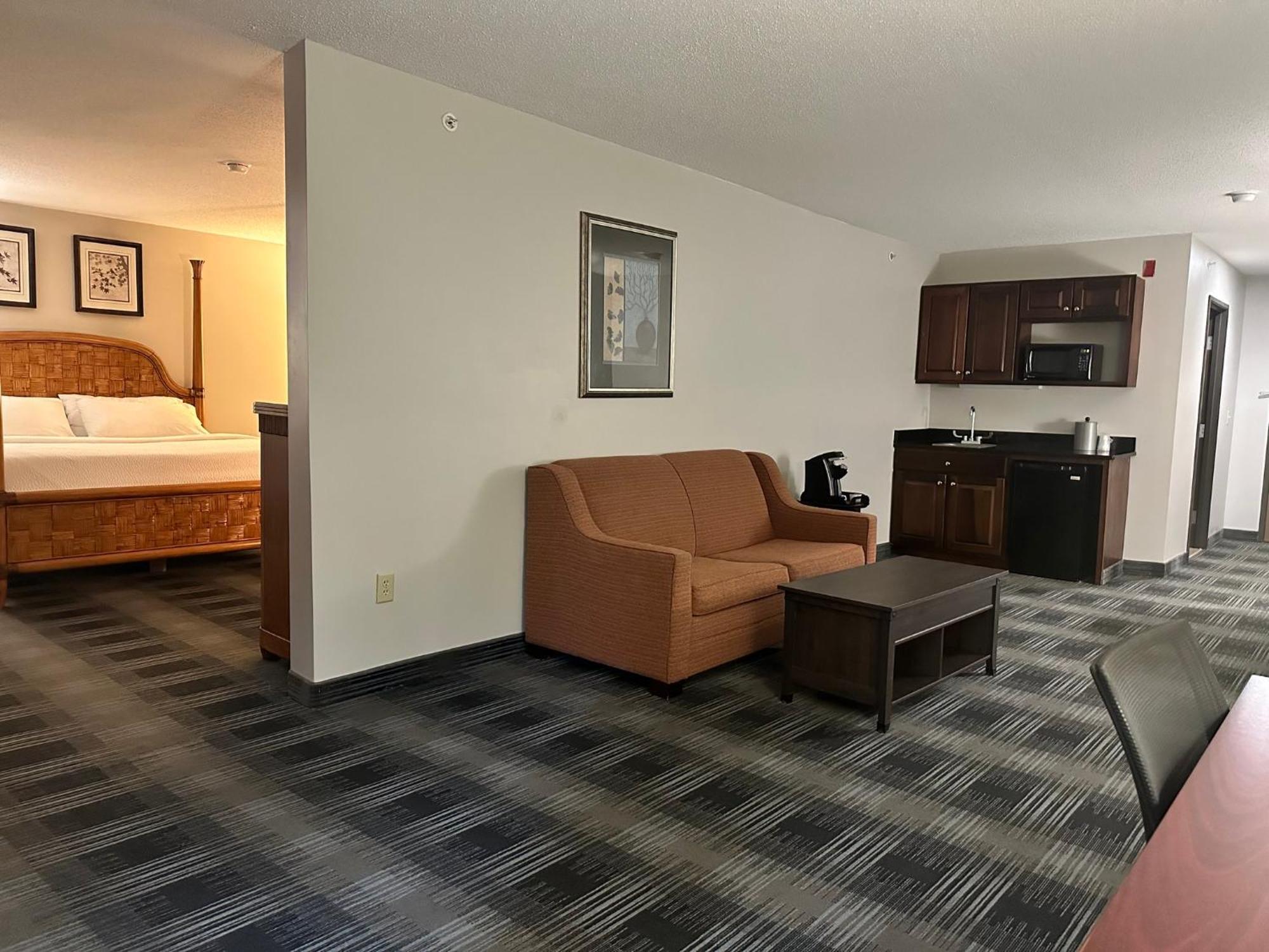 Holiday Inn Express And Suites Meriden By Ihg Екстериор снимка