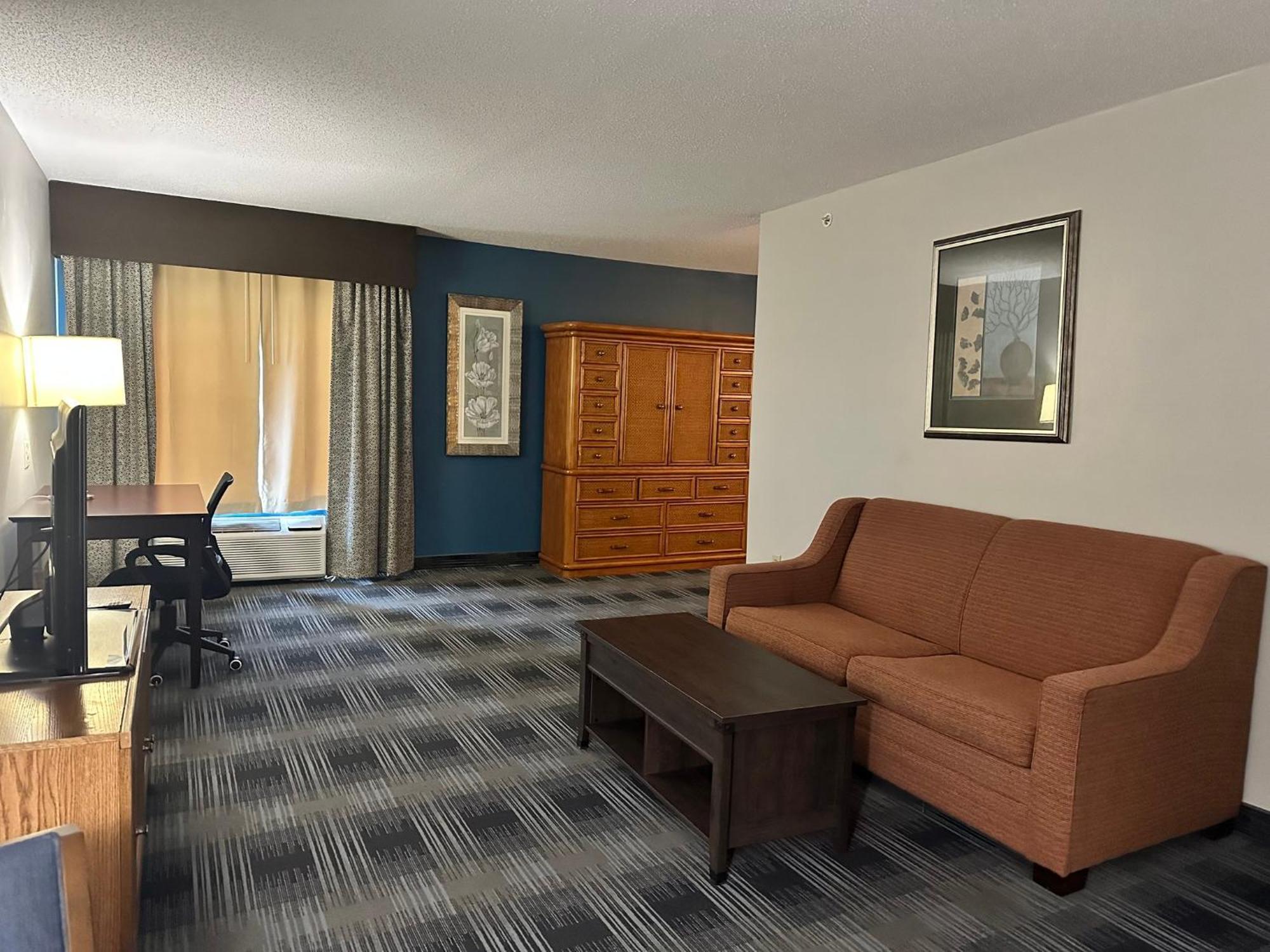 Holiday Inn Express And Suites Meriden By Ihg Екстериор снимка