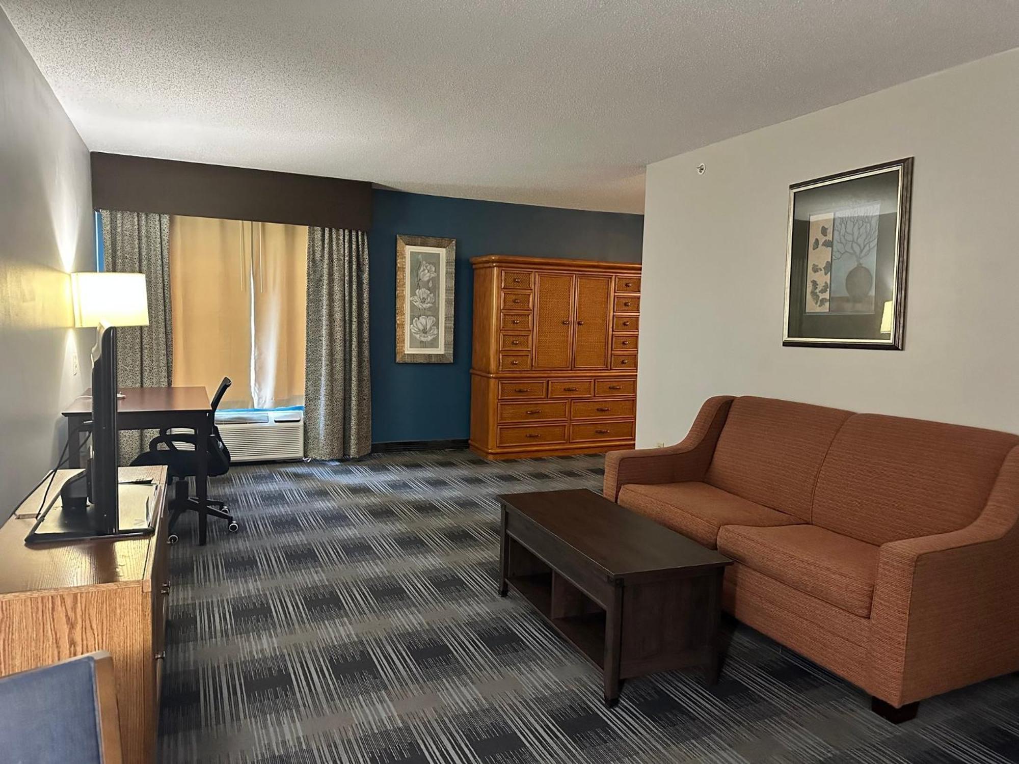 Holiday Inn Express And Suites Meriden By Ihg Екстериор снимка