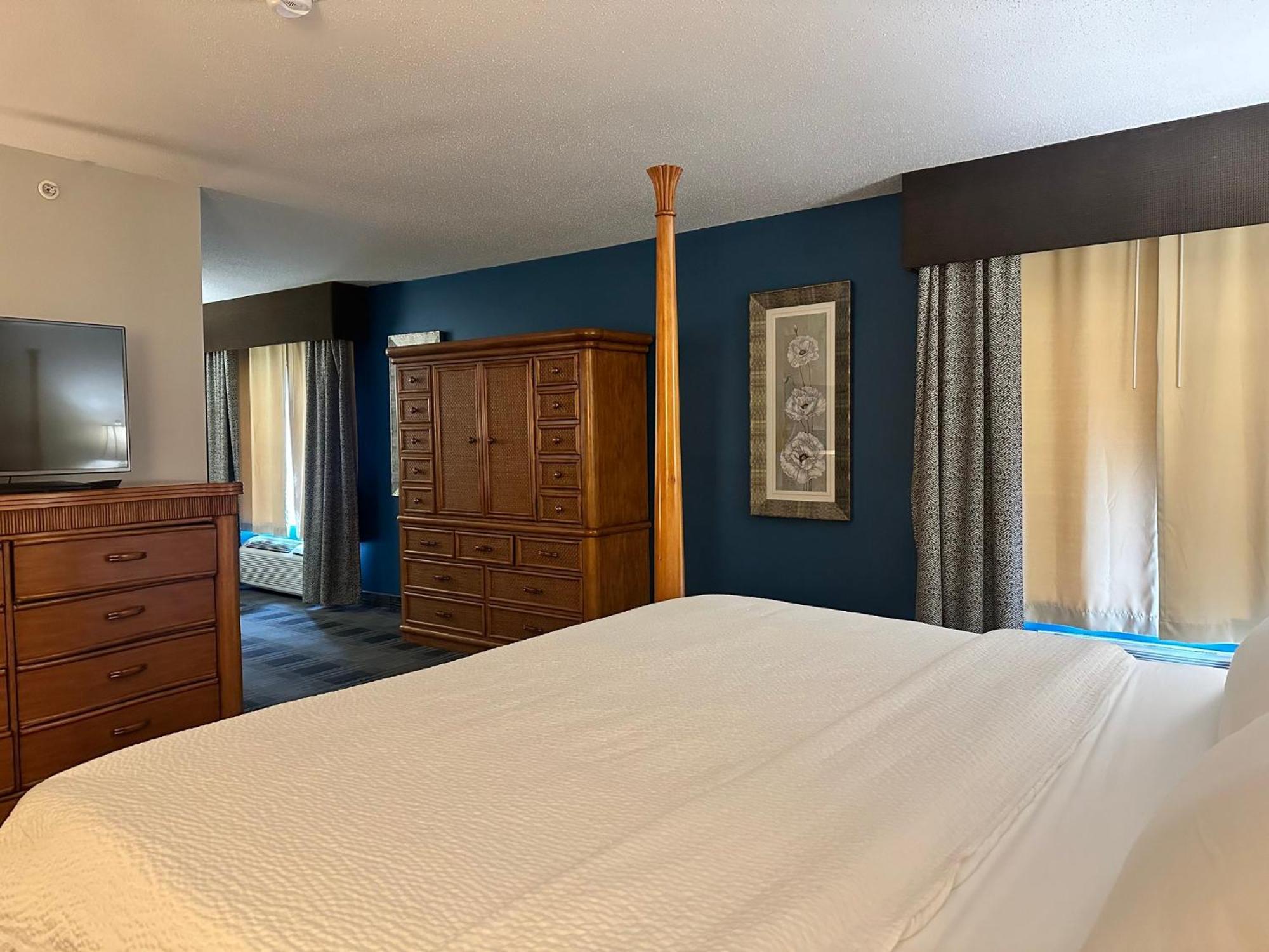 Holiday Inn Express And Suites Meriden By Ihg Екстериор снимка