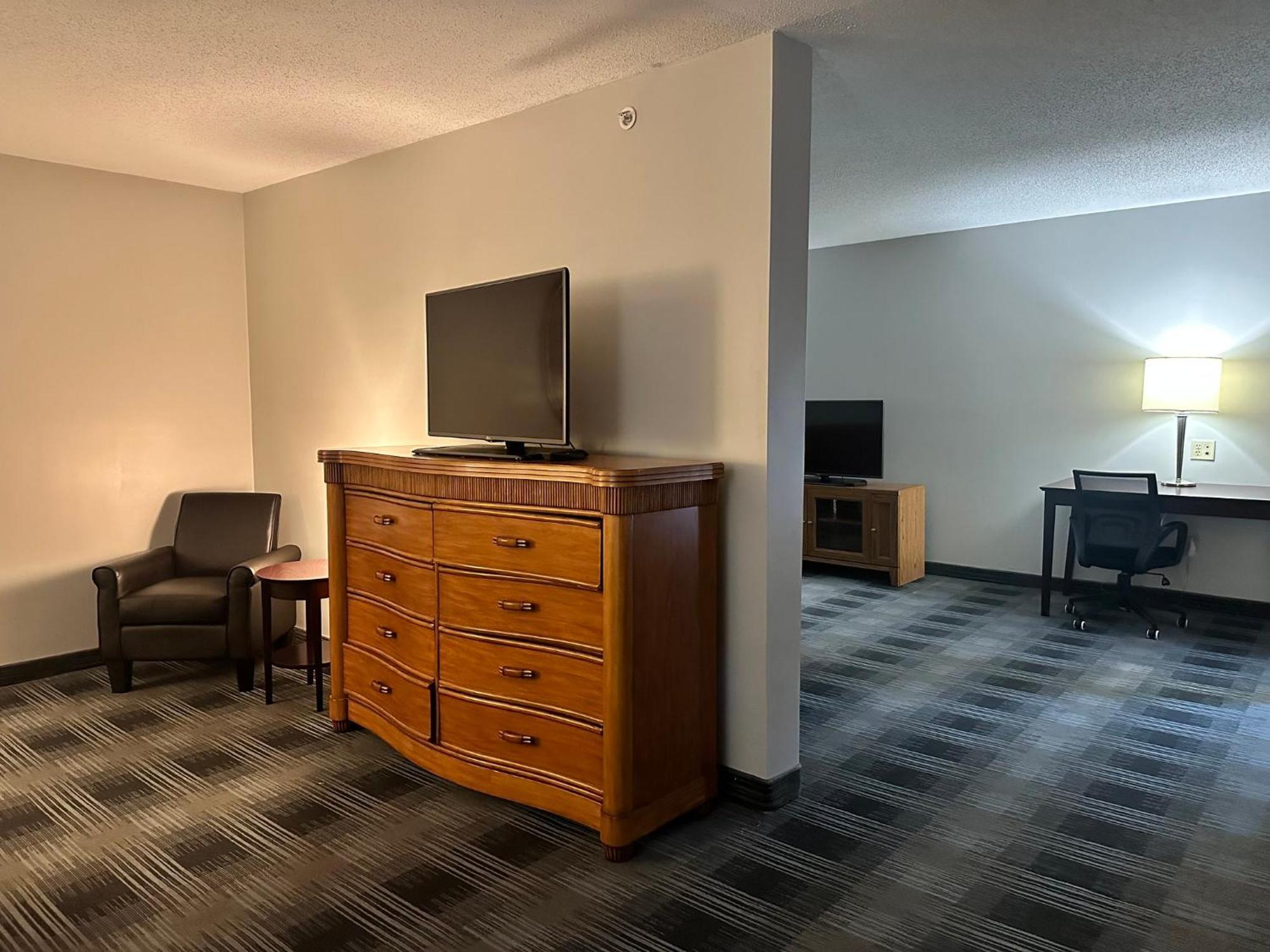 Holiday Inn Express And Suites Meriden By Ihg Екстериор снимка