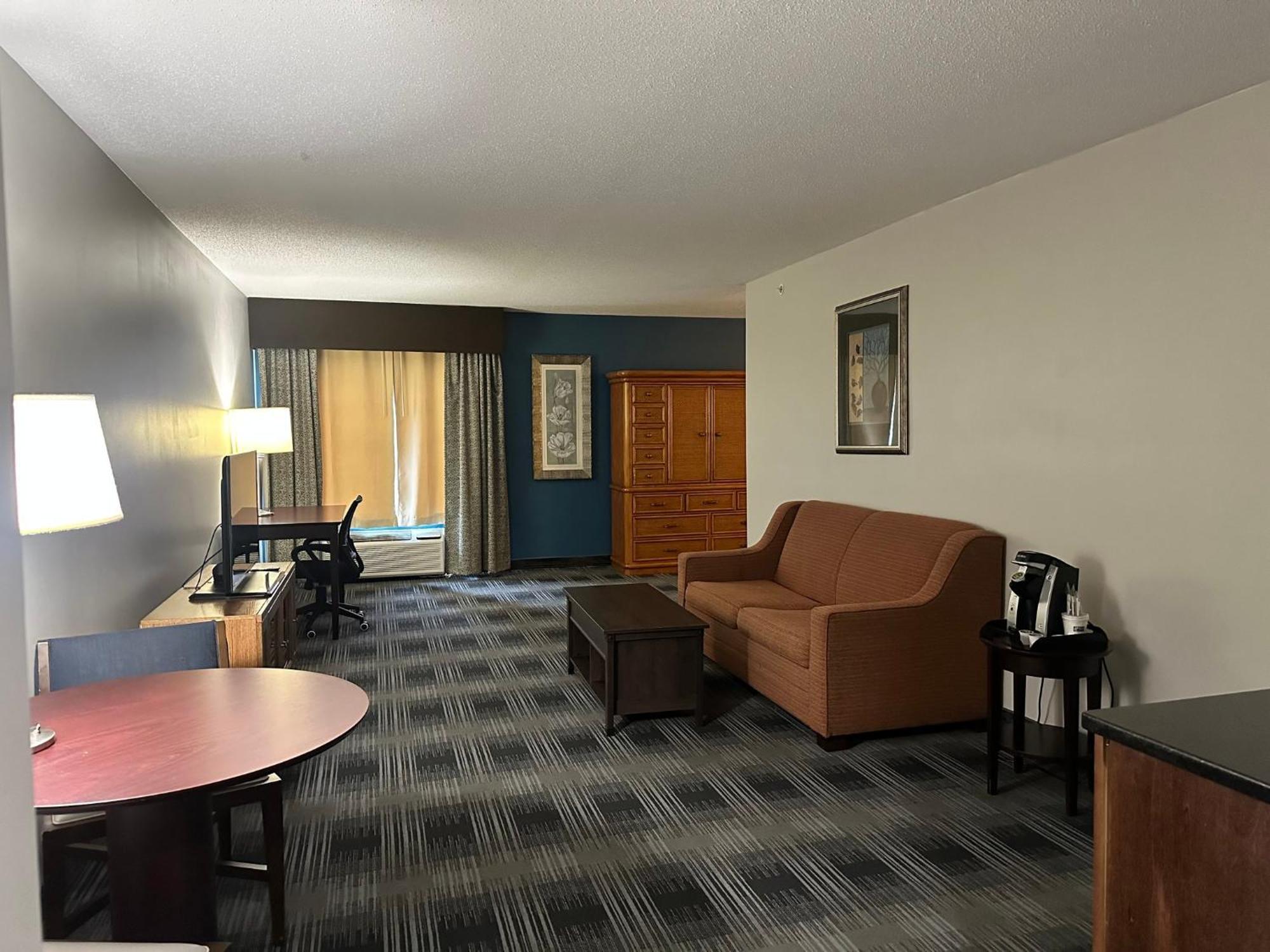 Holiday Inn Express And Suites Meriden By Ihg Екстериор снимка
