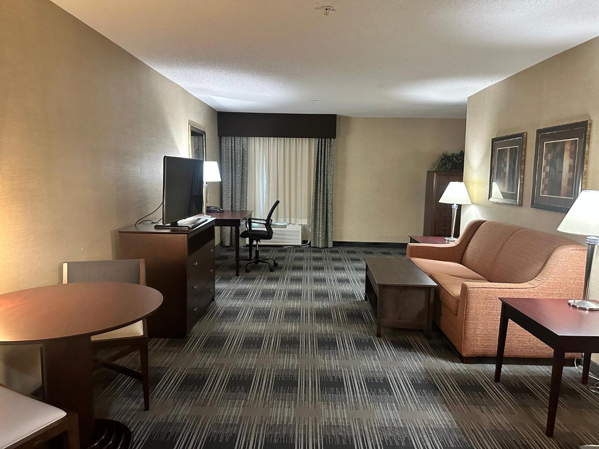 Holiday Inn Express And Suites Meriden By Ihg Екстериор снимка