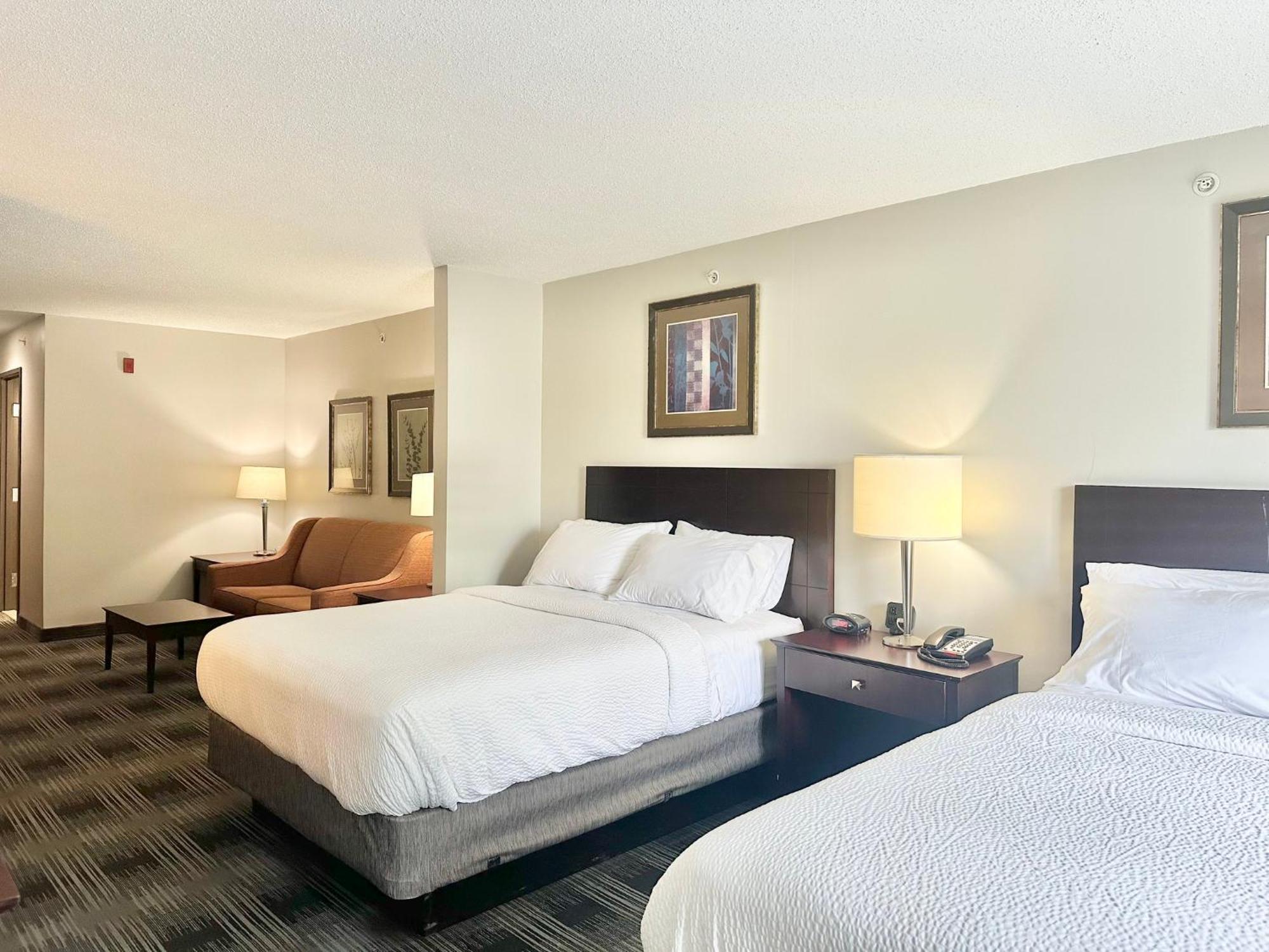 Holiday Inn Express And Suites Meriden By Ihg Екстериор снимка