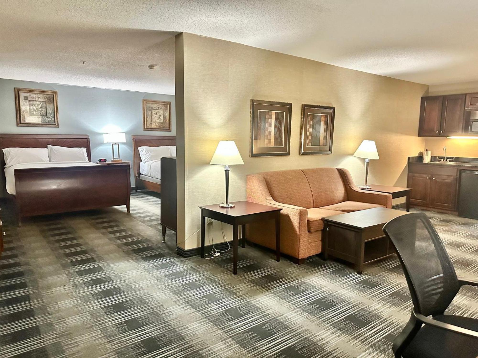 Holiday Inn Express And Suites Meriden By Ihg Екстериор снимка
