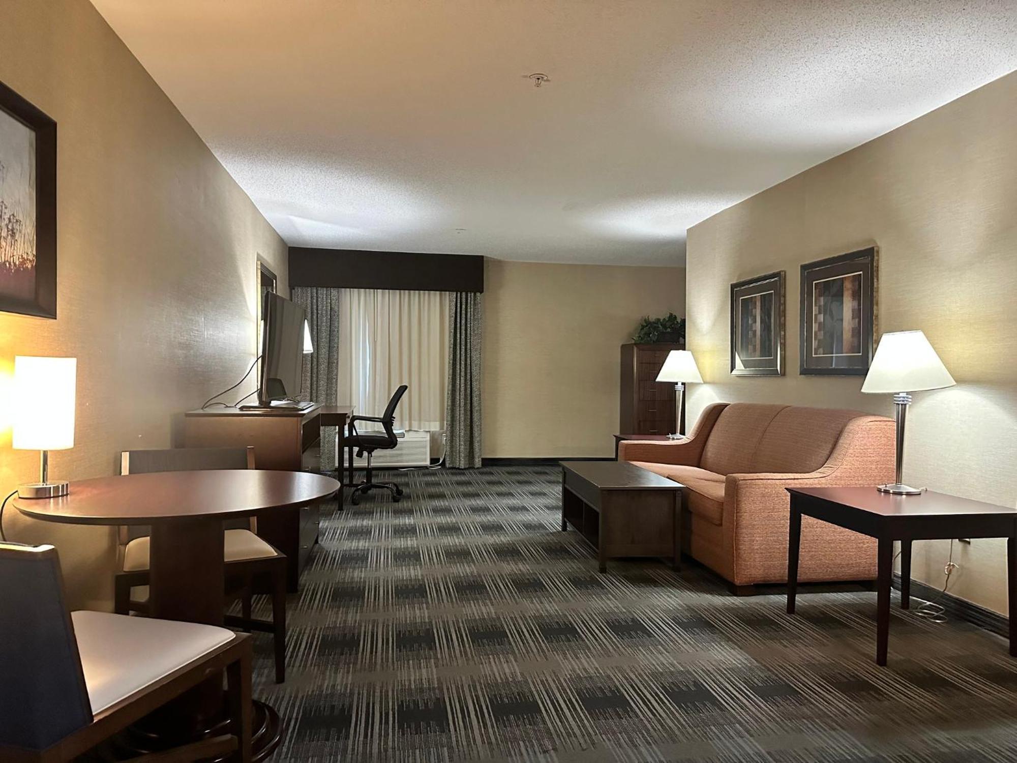 Holiday Inn Express And Suites Meriden By Ihg Екстериор снимка