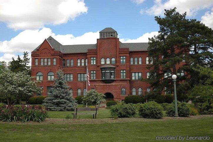 Holiday Inn Express And Suites Meriden By Ihg Удобства снимка